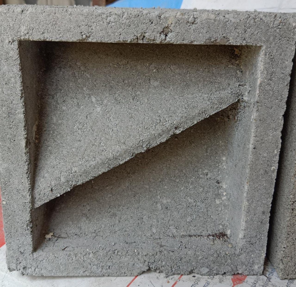 LOSTER SEMEN BETON MMC 20X20